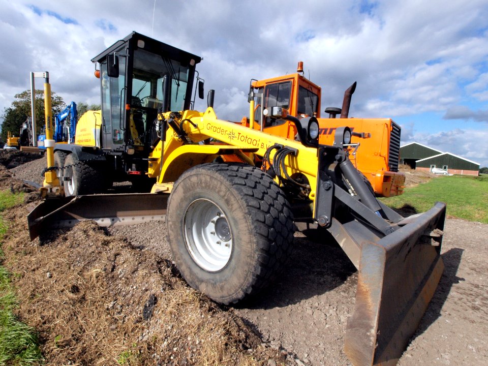 New Holland F106.6-A p1