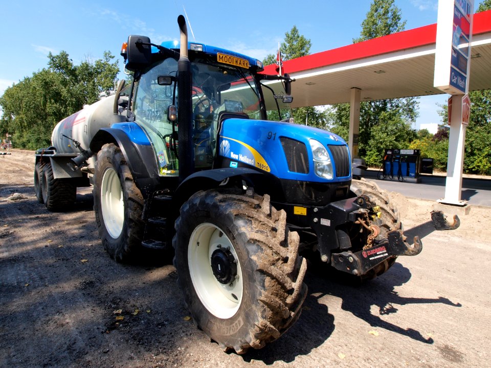 New Holland T6010 p1
