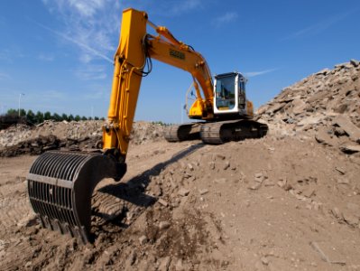 New Holland Kobelco E175 p1