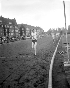 NH Athletiekkampioenschappen op Sintelbaan te Amsterdam De 80m horden dames Ko, Bestanddeelnr 915-3998