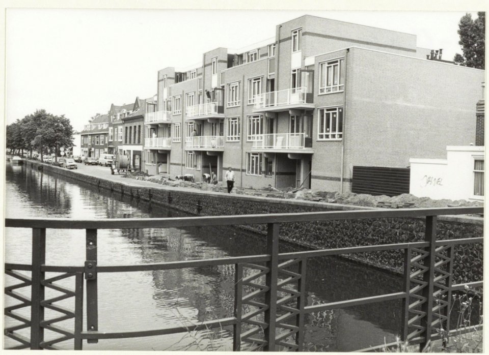 Nieuwbouwwoningen aan de Herensingel. NL-HlmNHA 54020656