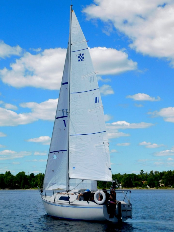 Niagara 26 sailboat Rainbow 1501