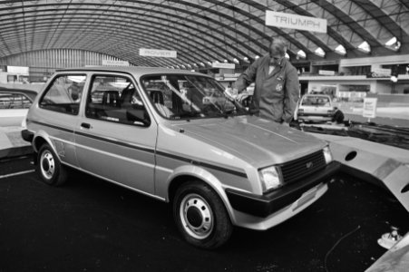 Nieuwe auto van Britisch Leyland, de Mini-metro bij de voorbereiding van de RAI, Bestanddeelnr 931-2971