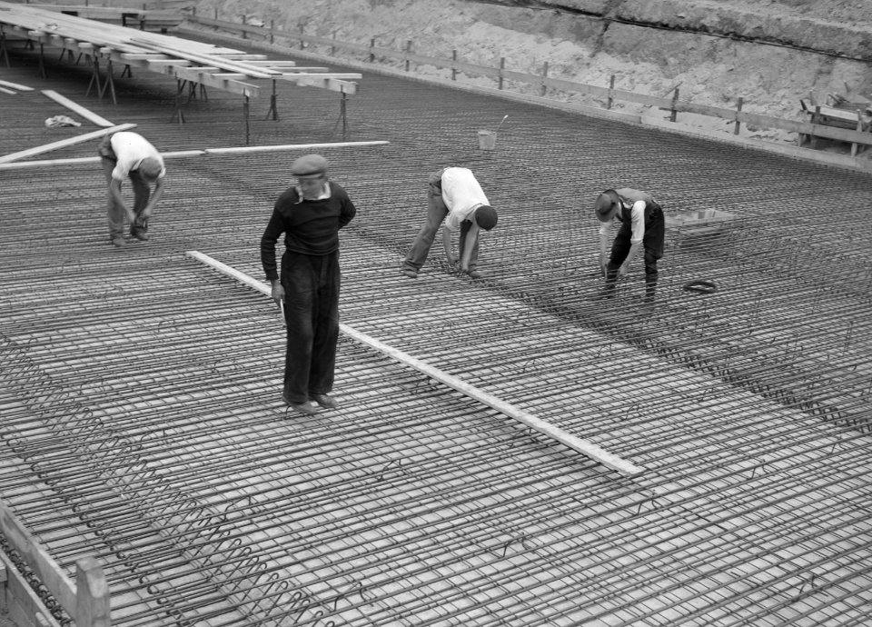 Nieuwbouw vleugel hoofdkantoor Arnhem Betonvlechtwerk, Bestanddeelnr 192-0925