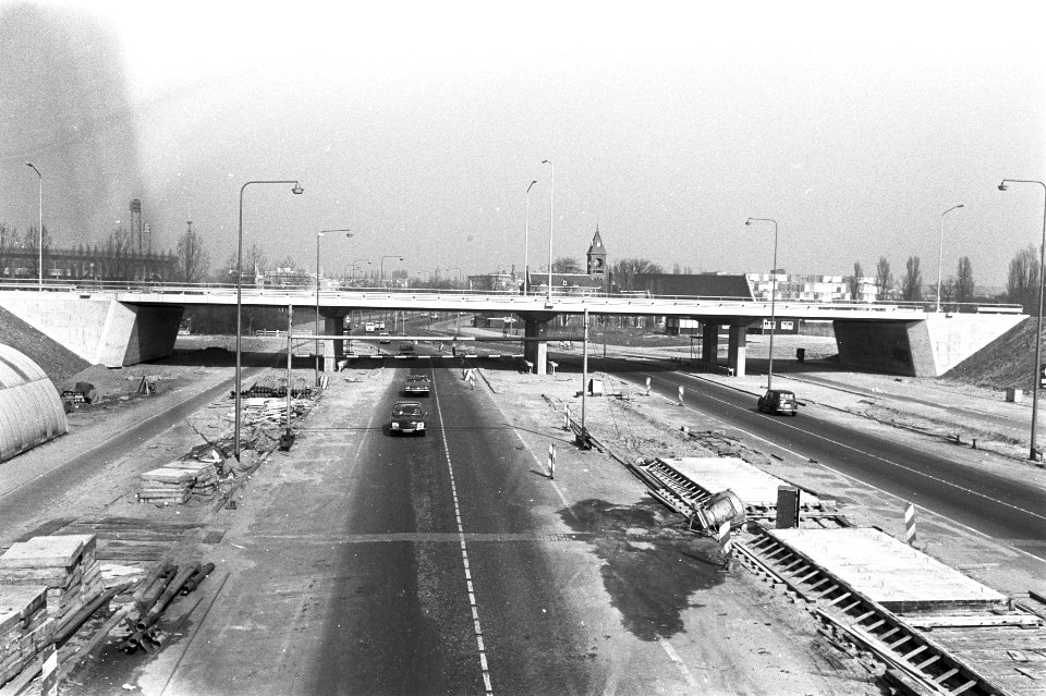 Nieuwe aansluiting Rijksweg 4 van Haagweg naar Amstelveenseweg viaduct over Ams, Bestanddeelnr 925-4689