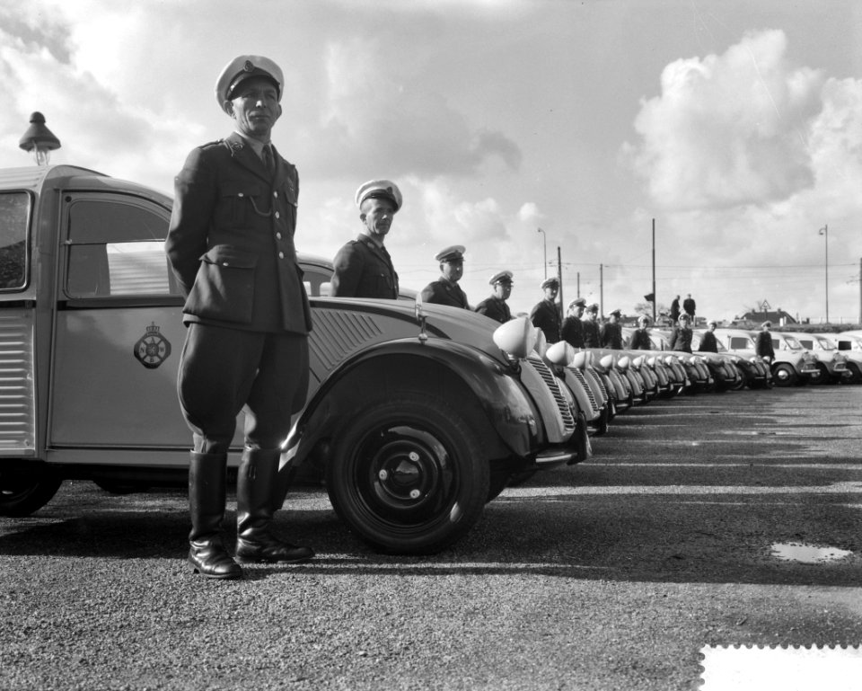 Nieuwe autos voor de Wegenwacht, Bestanddeelnr 910-7565