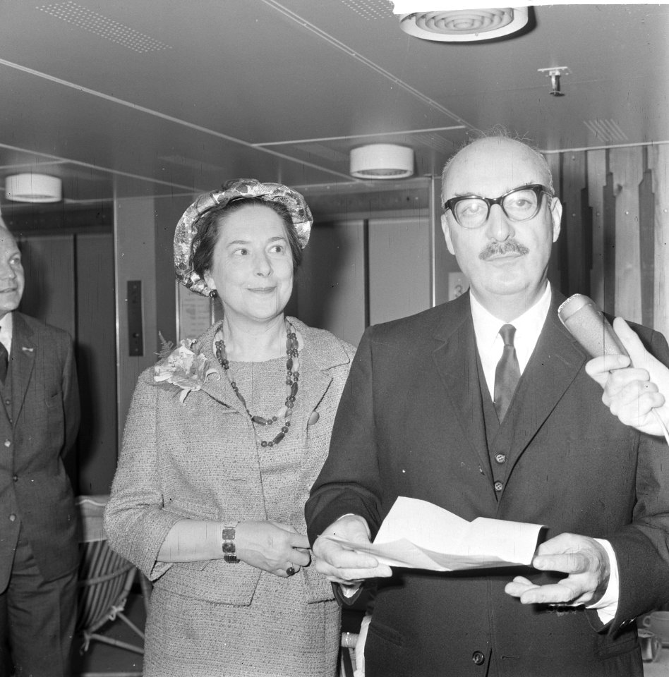 Nieuwe Amerikaanse ambassadeur H. Tyler en echtgenote in Nederland, Bestanddeelnr 917-8592