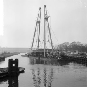 Nieuwe brug (bovenbouw) over Kraaienplein, over de Willemssluis gedragen door tw, Bestanddeelnr 917-1235