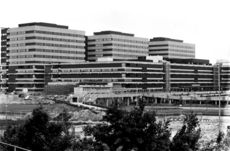 Nieuwe Academische Ziekenhuis in Holendrecht (Amsterdam, Bijlmermeer) waarheen 22 juni a.s. het Binnengasthuis verhuist, Bestanddeelnr 931-5063