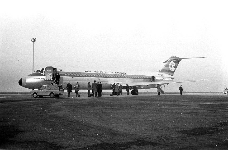 Nieuwe DC 9 voor KLM op Schiphol, Bestanddeelnr 920-8727