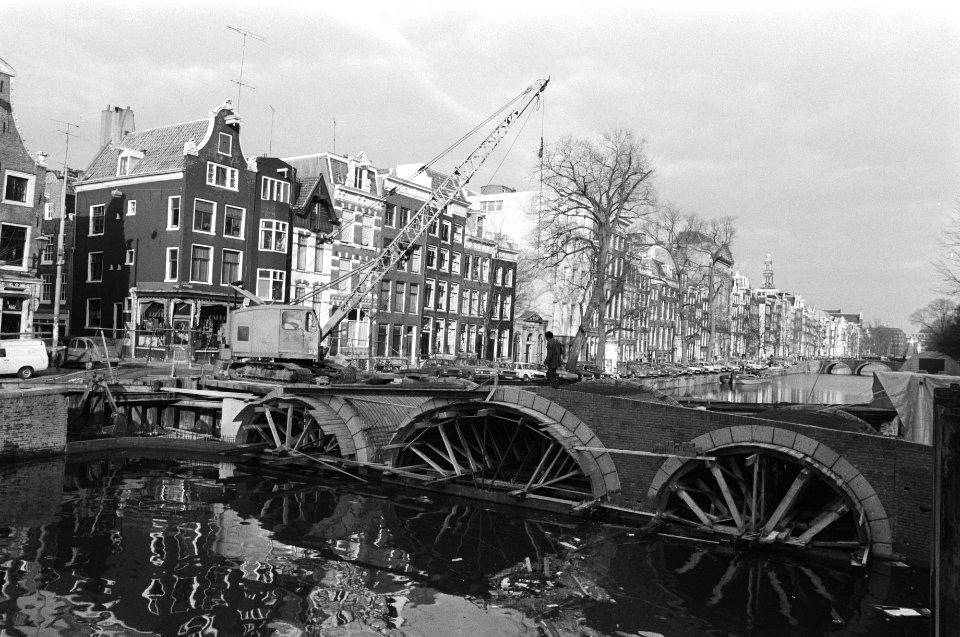Nieuwe driebogenbrug in Keizersgracht tussen Huiden- en Runstraat in Amsterdam b, Bestanddeelnr 931-9451