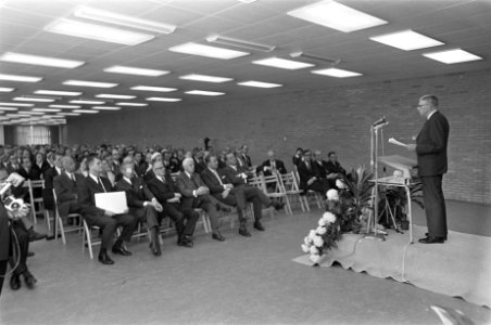 Nieuwe Danlon fabriek geopend, te Emmen, exterieur Danlon fabriek ingang, Bestanddeelnr 921-7656