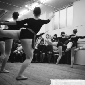 Nieuwe balletschool geopend in Tweede Weteringsdwarsstra van Nel Roos, Bestanddeelnr 917-4532