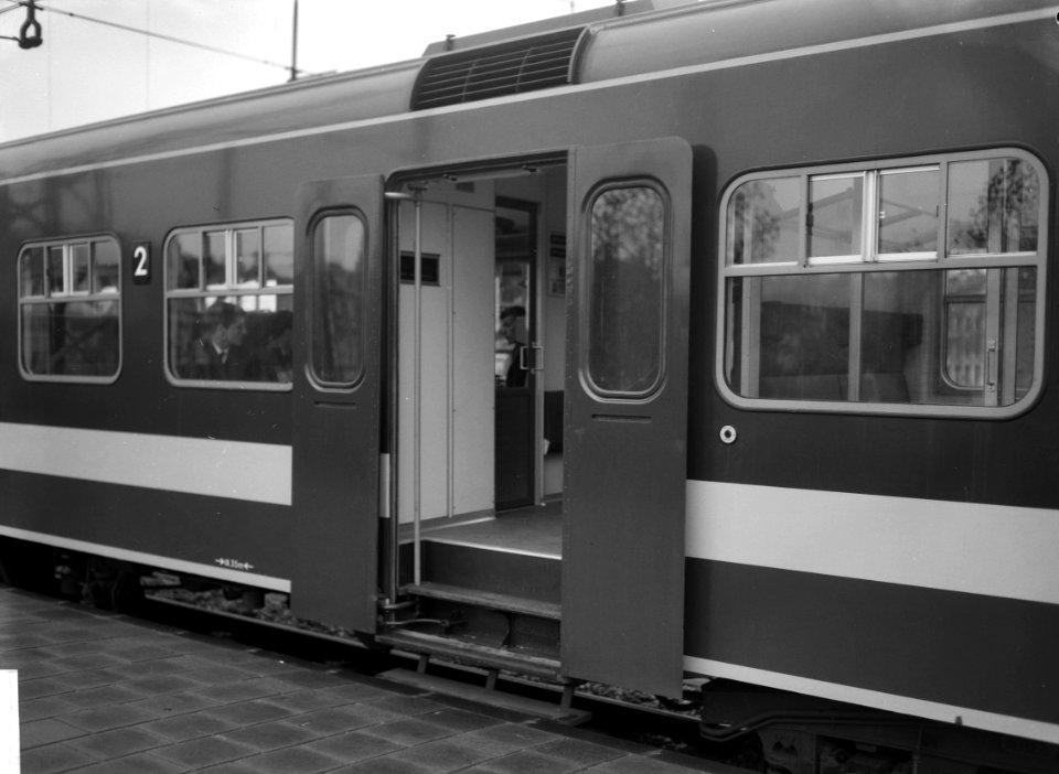 Nieuwe electrische trein op baanvak Utrecht-Zwolle, Bestanddeelnr 913-1757