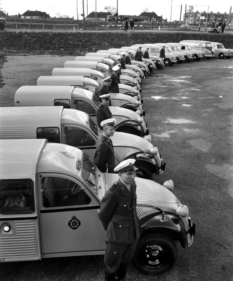 Nieuwe autos voor de Wegenwacht, Bestanddeelnr 910-7566
