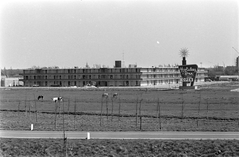 Nieuwe motel Holiday Inn bij Leiden, Bestanddeelnr 921-2469