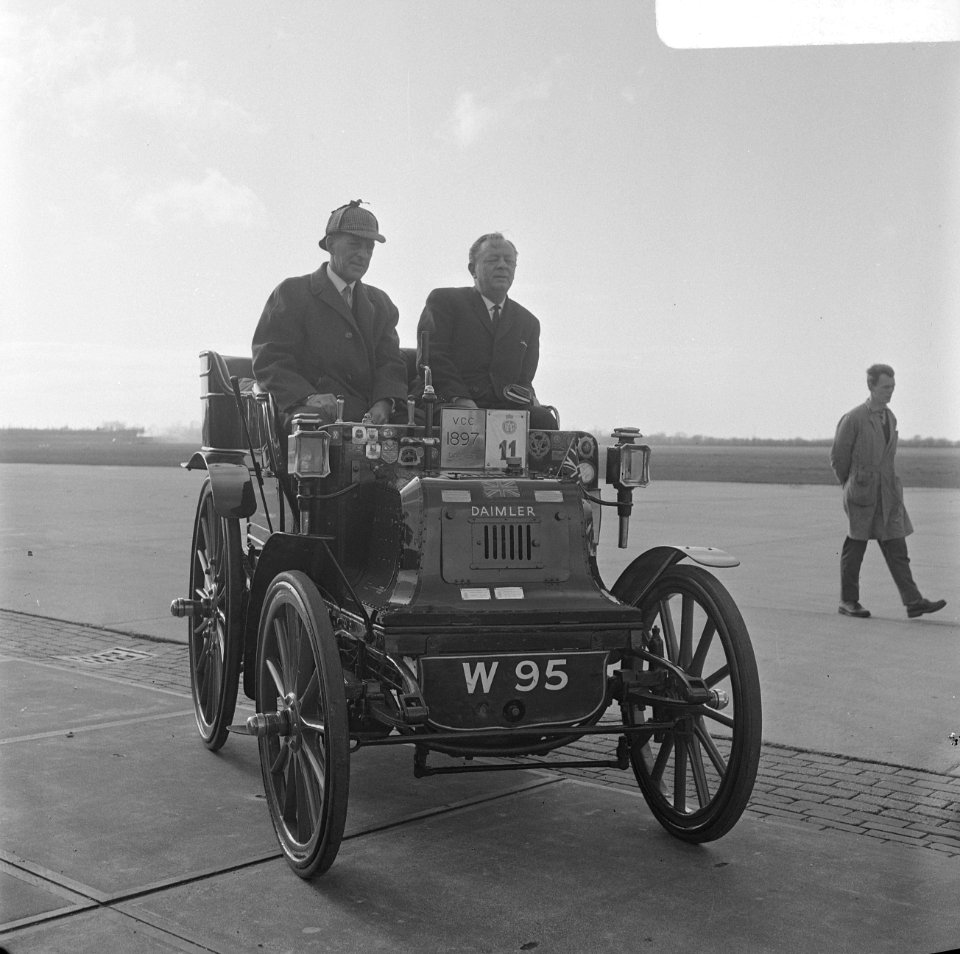 Nieuwe auto-vliegdienst Rotterdam naar Manchester, Bestanddeelnr 919-0223