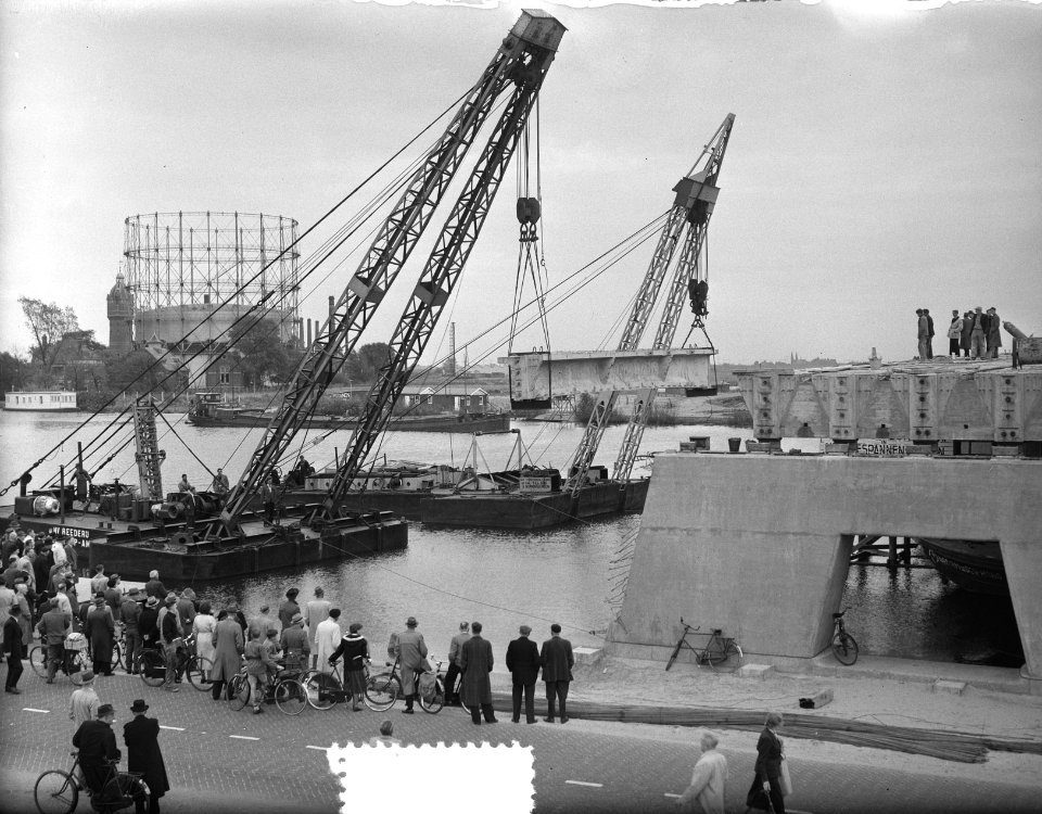 Nieuwe Amstelbrug Amsterdam, laatste onderdelen, Bestanddeelnr 906-0158