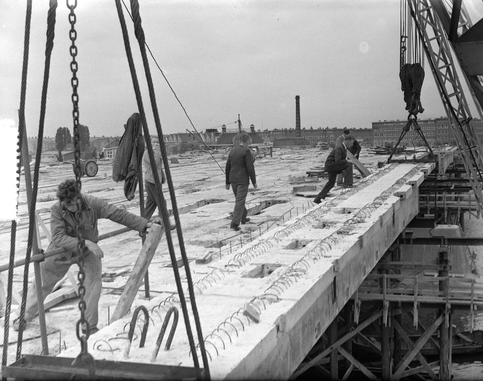 Nieuwe Amstelbrug Amsterdam, laatste onderdelen, Bestanddeelnr 906-0156