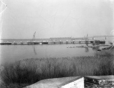 Nieuwe Moerdijkbrug in aanbouw, Bestanddeelnr 906-3443