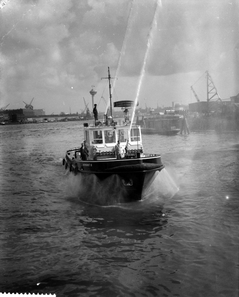 Nieuwe havenboot in dienst te Rotterdam, de havendienst in de haven van Rotterda, Bestanddeelnr 911-5140