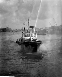 Nieuwe havenboot in dienst te Rotterdam, de havendienst in de haven van Rotterda, Bestanddeelnr 911-5140