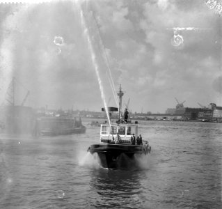 Nieuwe havenboot in dienst te Rotterdam, de havendienst in de haven van Rotterda, Bestanddeelnr 911-5139