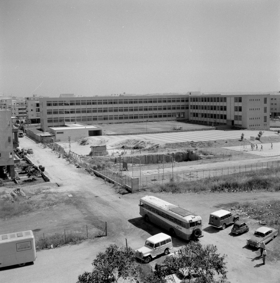 Nieuwe gebouw van de Herzliya Hebrew Gymnasium in aanbouw, gezien van bovenaf, Bestanddeelnr 255-1866
