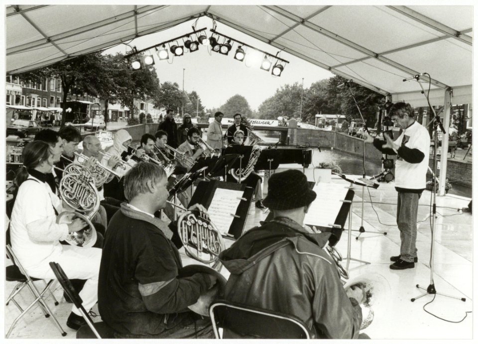 Nieuwe Gracht Concert. De koperblazers van het Noordhollands Philharmonisch Orkest o.l.v. Lucas Vis. NL-HlmNHA 54035341
