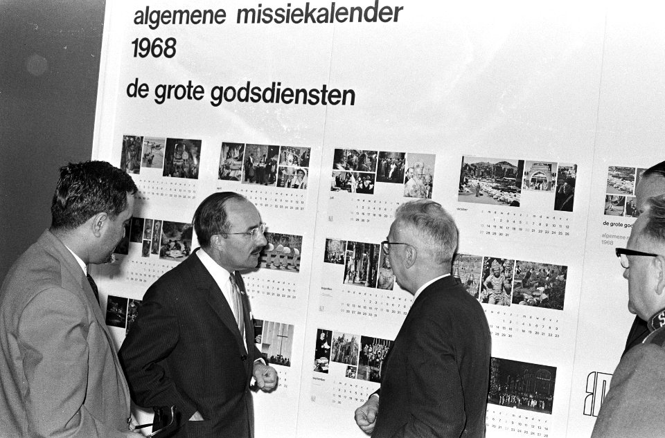 Nieuwe Missie kalender, geintroduceerd door minister van Staat mr. Cals ., Bestanddeelnr 920-7340