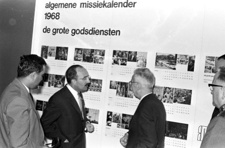 Nieuwe Missie kalender, geintroduceerd door minister van Staat mr. Cals ., Bestanddeelnr 920-7340