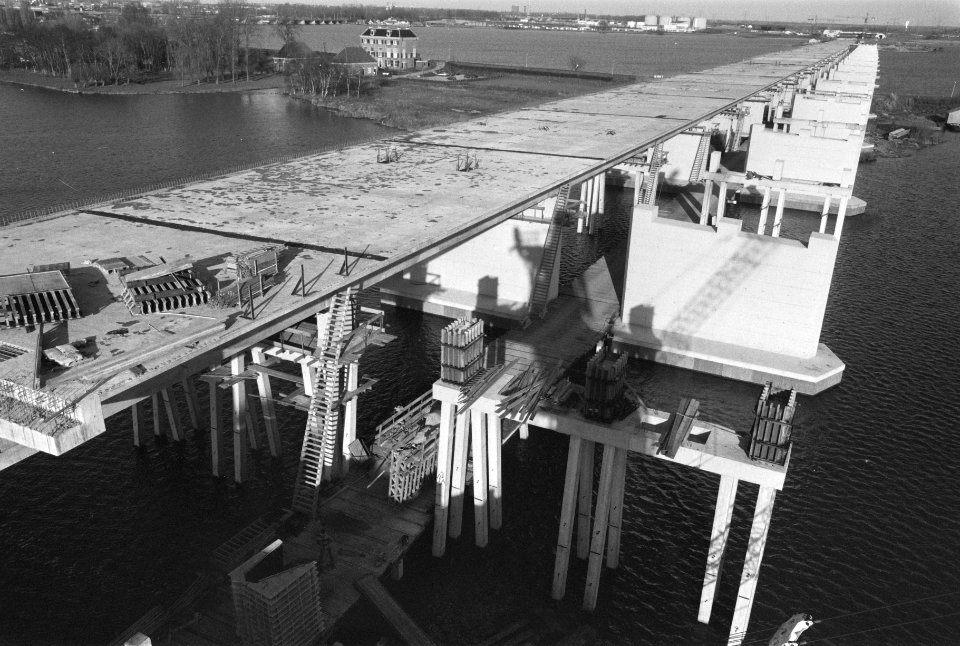 Nieuwe fase in bouw Zeeburgerbrug in Ringweg rond Amsterdam overzicht brug die v, Bestanddeelnr 934-1449