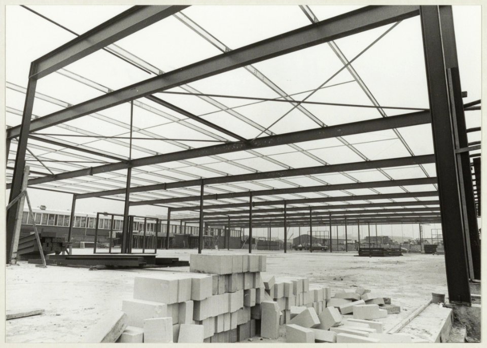 Nieuwe fabriekshal van CBS in de Waarderpolder 1978. NL-HlmNHA 54005672