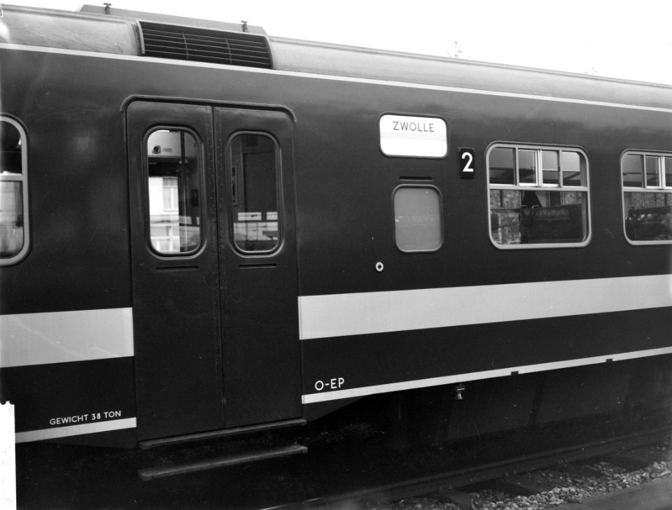 Nieuwe electrische trein op baanvak Utrecht-Zwolle Verlichte bestemmingsborden, Bestanddeelnr 913-1758