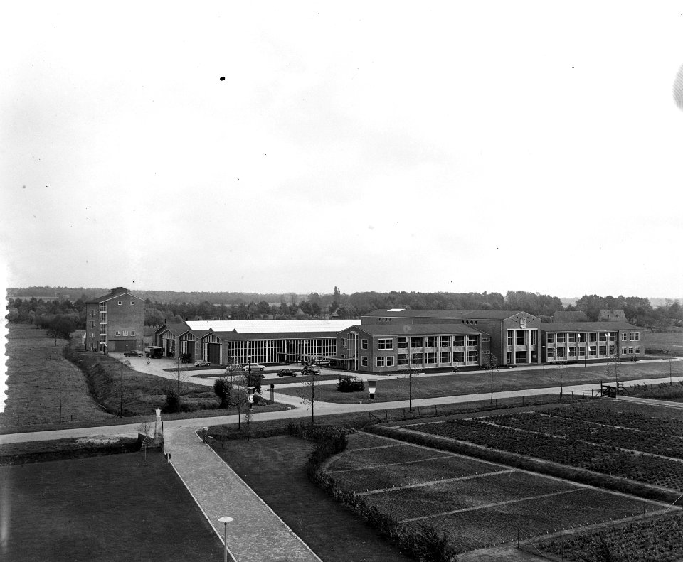 Nieuwe landbouwinstituten (5) Wageningen, gebouwencomplex, Bestanddeelnr 906-8103