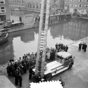 Nieuwe ladderwagens van Amsterdamse brandweer, Bestanddeelnr 904-9959