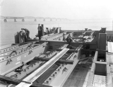Nieuwe Moerdijkbrug in aanbouw, Bestanddeelnr 906-3442