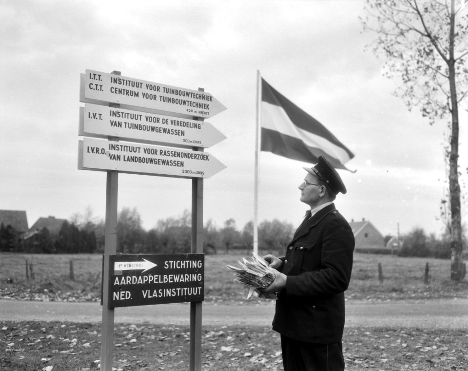 Nieuwe landbouwinstituten (5) Wageningen, gebouwencomplex officiele opening door, Bestanddeelnr 906-8111