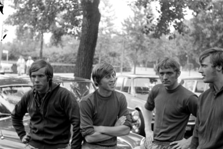 Nieuwe Ajax-spelers, v.l.n.r. Dick van Dijk, Nico Rijnders en Tom Sondergaard, Bestanddeelnr 922-6251