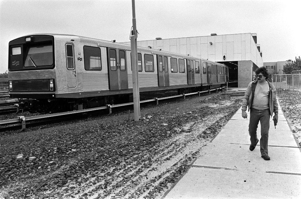 Nieuwe metro in Amsterdam, nummer 17A interieuer (aangepast tegen vandalisme), n, Bestanddeelnr 931-0101