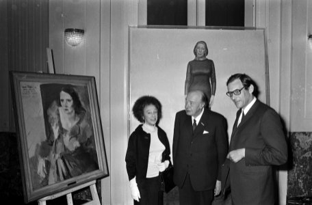Nieuwe kunstwerken in Stadsschouwburg, Amsterdam, Bestanddeelnr 923-9640