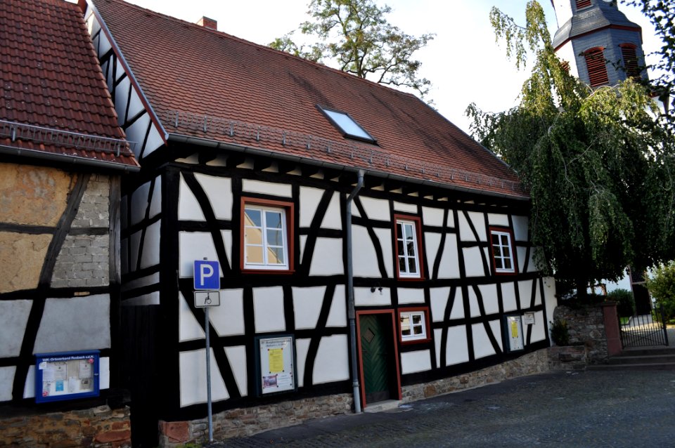Nieder-Rosbach, ehemalige Pfarrscheune