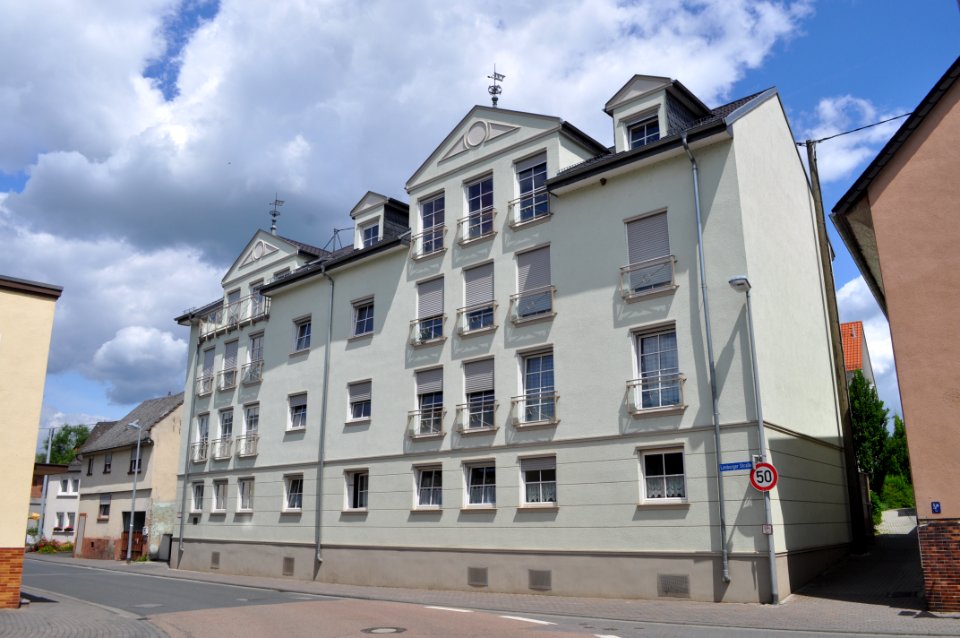 Niederselters, Limburger Straße 2