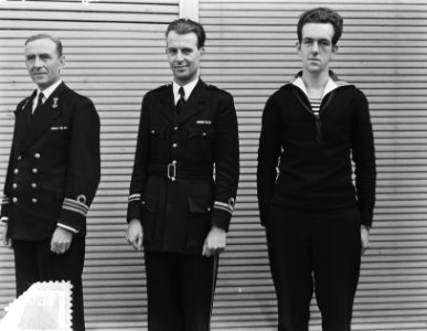 Nieuwe Marine-uniformen, Bestanddeelnr 904-8094
