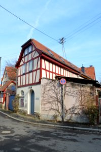 Niederursel, Alt-Niederursel 35