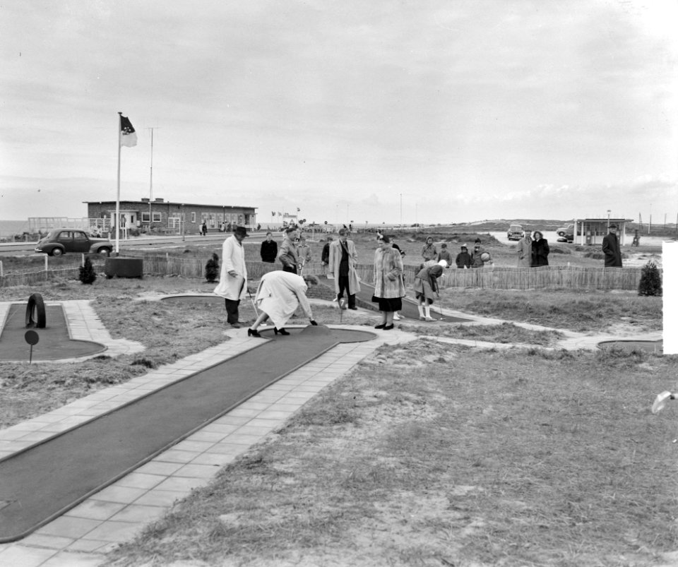 Nieuwe minigolfbaan in Zandvoort, Bestanddeelnr 904-5682