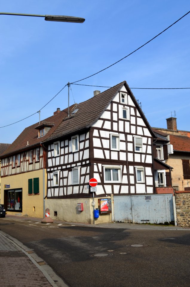 Niederursel, Alt-Niederursel 19
