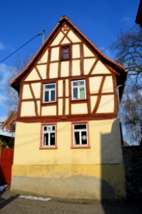 Niederursel, Kirchgartenstraße 1 (1)