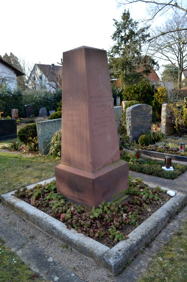 Nieder-Erlenbach, Alter Friedhof, Kriegerdenkmal 1870 71