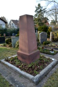 Nieder-Erlenbach, Alter Friedhof, Kriegerdenkmal 1870 71